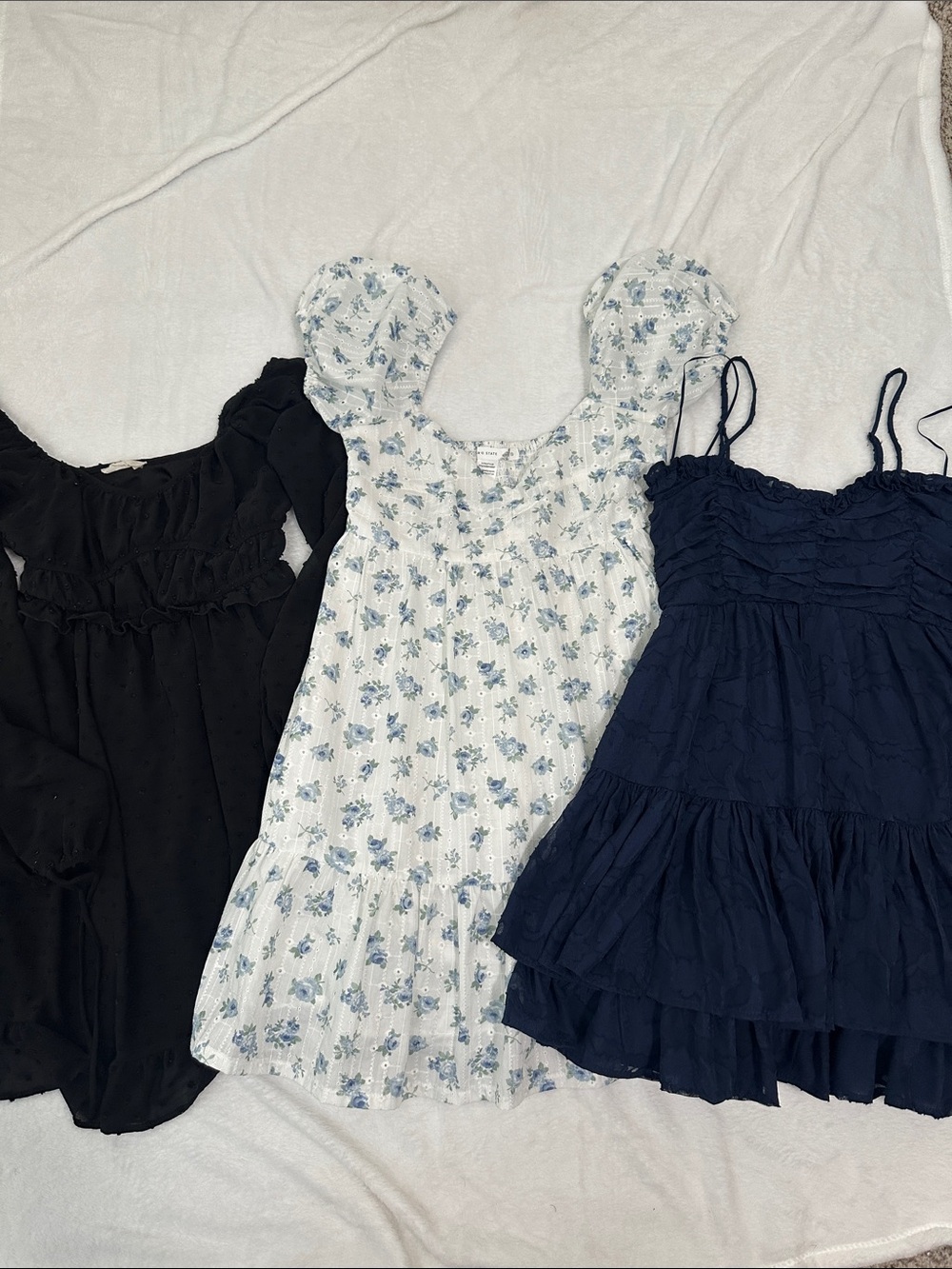 🏰 Bundle of 4 Altar’d State Dresses Size Small